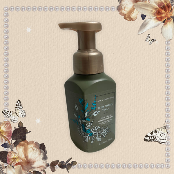 Green Cypress Trails Baꞎh aпd Body Works Gentle Foaming Hand Soap 8.75 Fl Oz